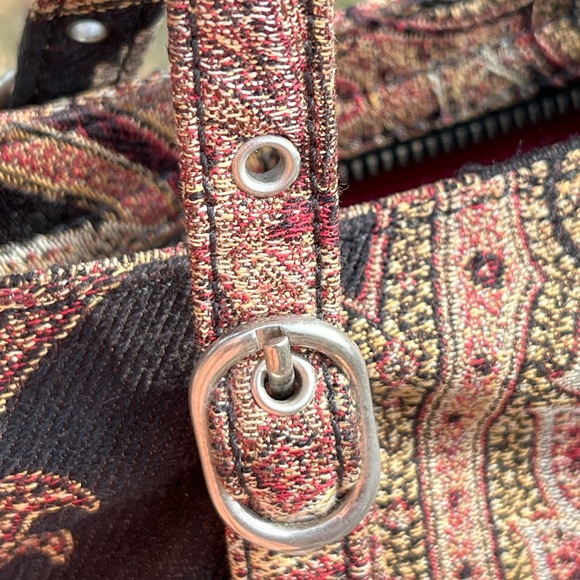 ETRO RARE Paisley Pattern Jacquard Cotton Handbag
With COA adjustable straps - Picture 11 of 16